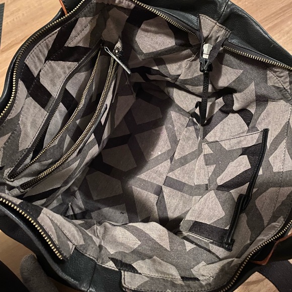 Black leather satchel with shoulder strap - Picture 4 of 5